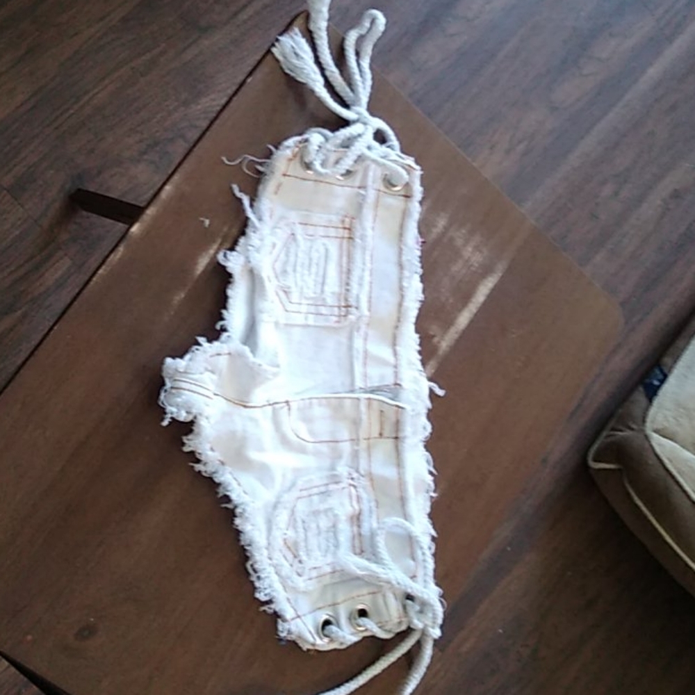 White side tie sexy shorts